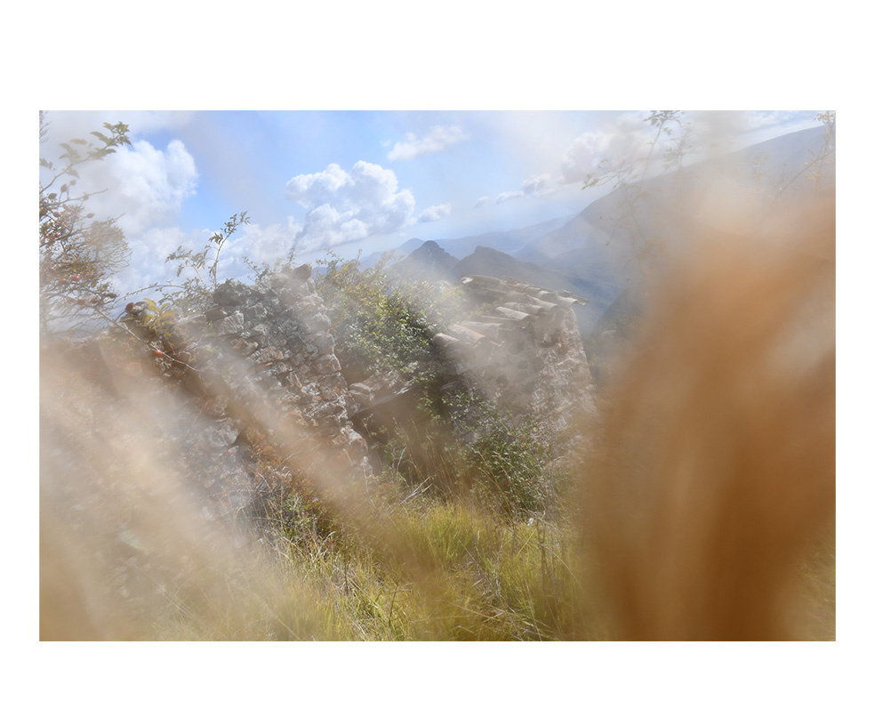 Tatjana Sonjov - Photo Série Murs murs peaux - 2021